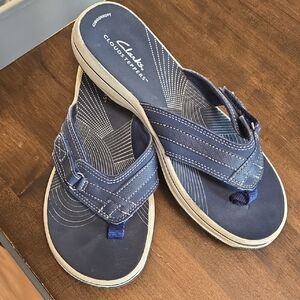 Clarks Navy Blue Flip Flops Cloud Step Ladies Size 7 Adjustable Strap